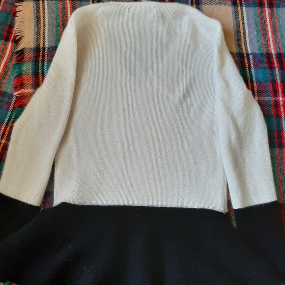 Banana Republic,color blocked, peplum sweater - Picture 2 of 5
